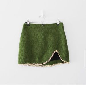Bloggers favorite. Zara skirt with gold chain detail